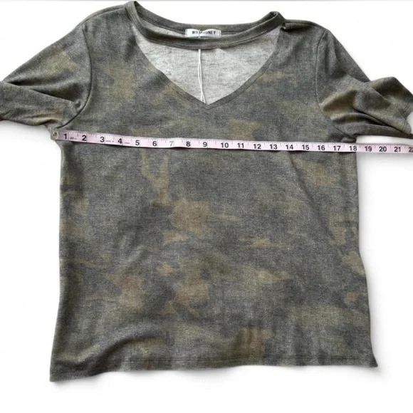 Camo Cutout Tee - Picture 10 of 11